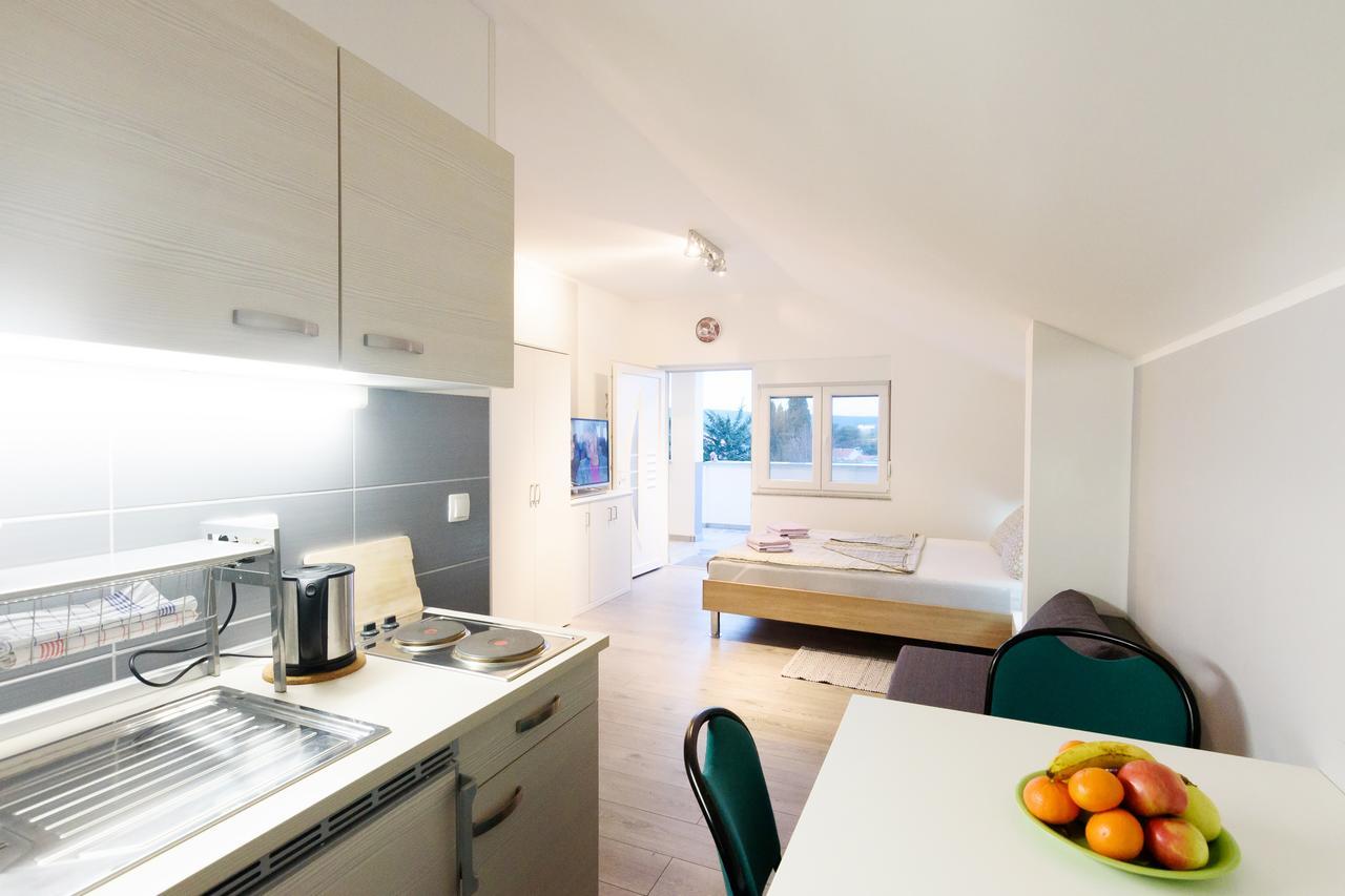 Apartmani Orhideja Gornji Karin Buitenkant foto