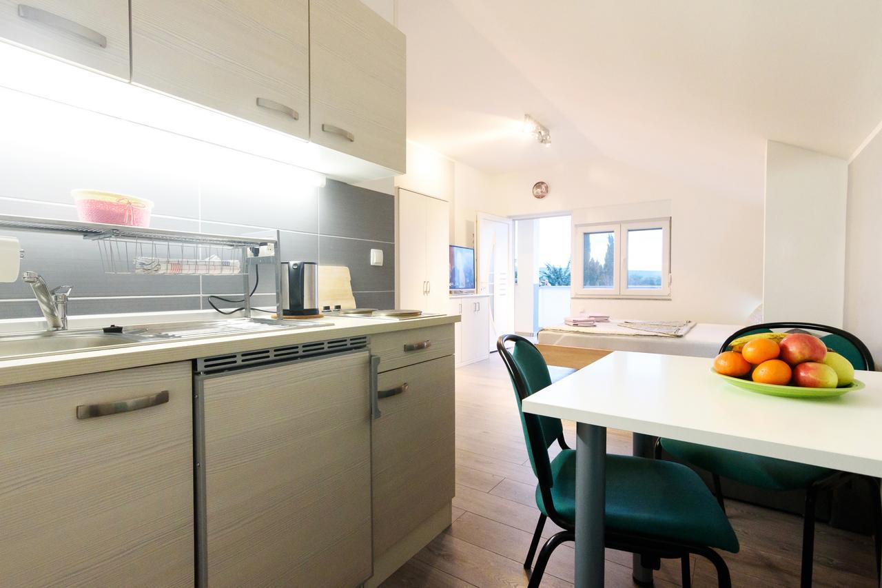 Apartmani Orhideja Gornji Karin Buitenkant foto