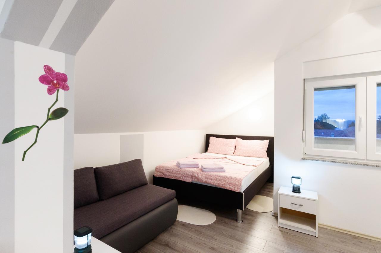Apartmani Orhideja Gornji Karin Buitenkant foto